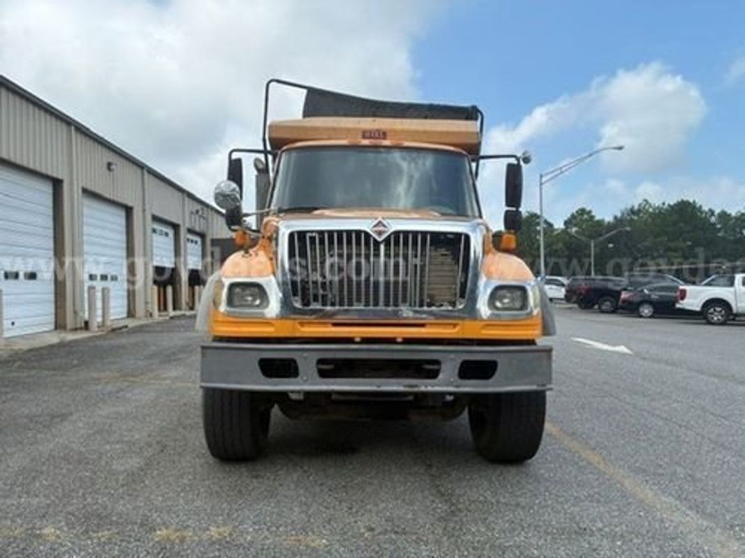 2005 International 7600 (226099 NM DOT)