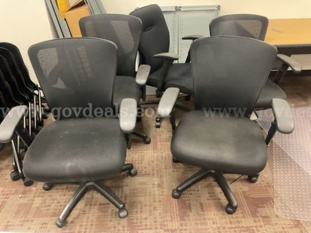 Assorted Chairs (225751 NM)