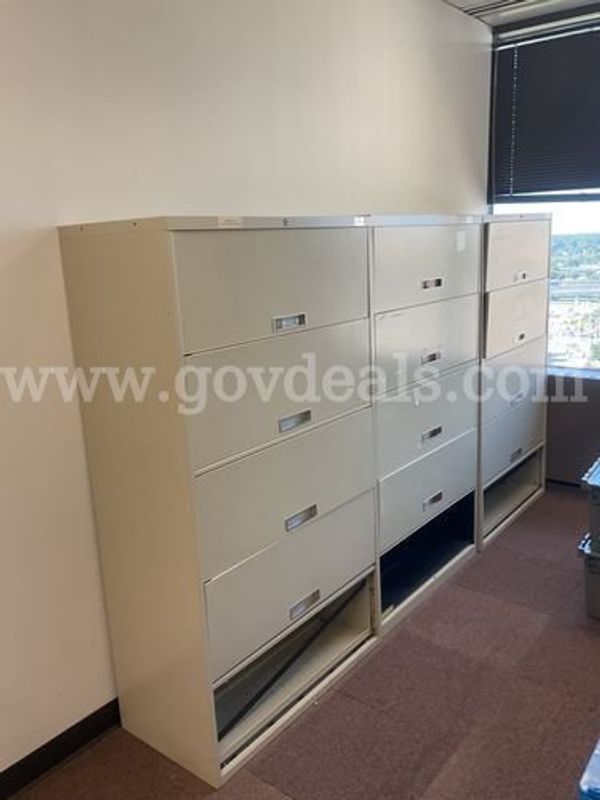 Beige Cabinets (225682 NM)