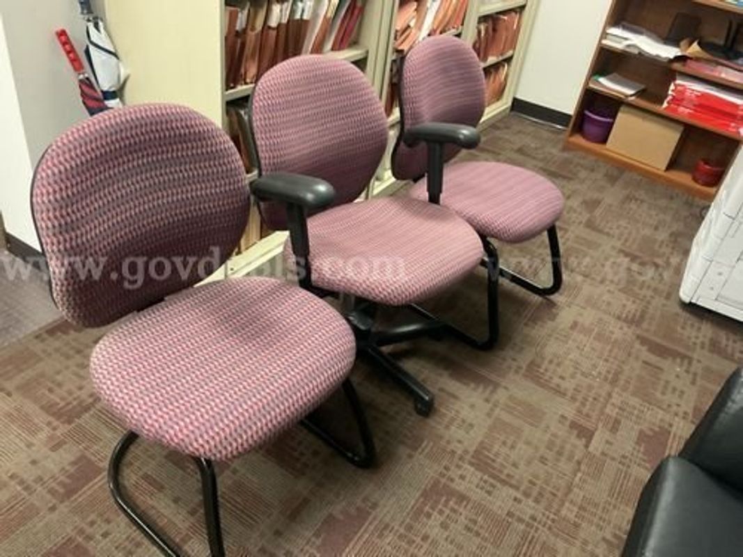 Pink Chairs (225938 DC)