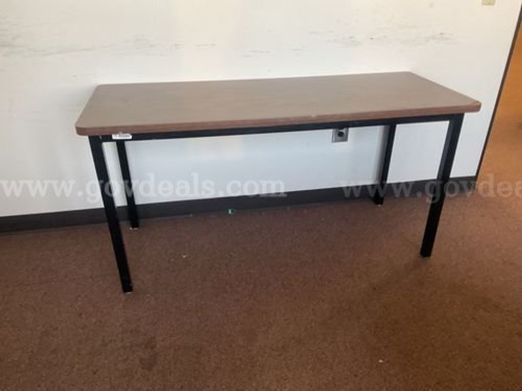 Brown Table (225940 DC)