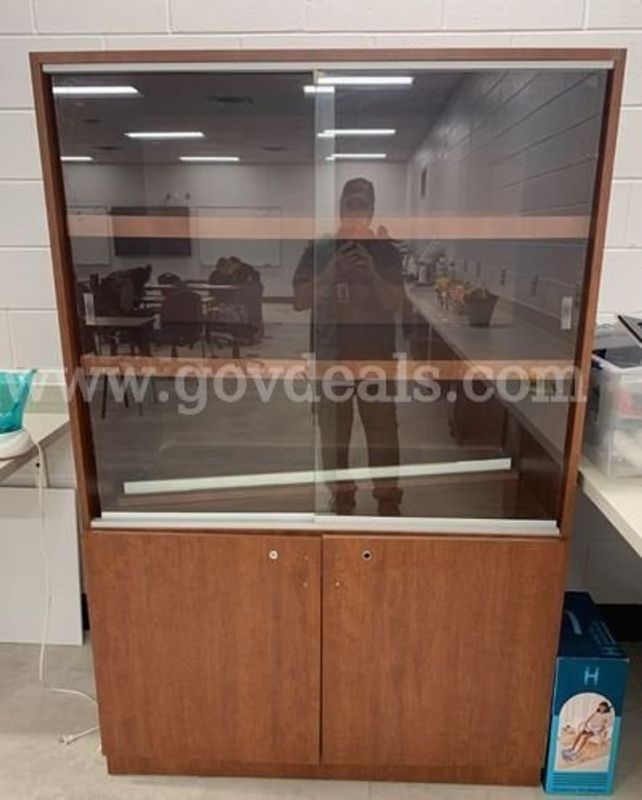DISPLAY CABINET (225922 AJ)
