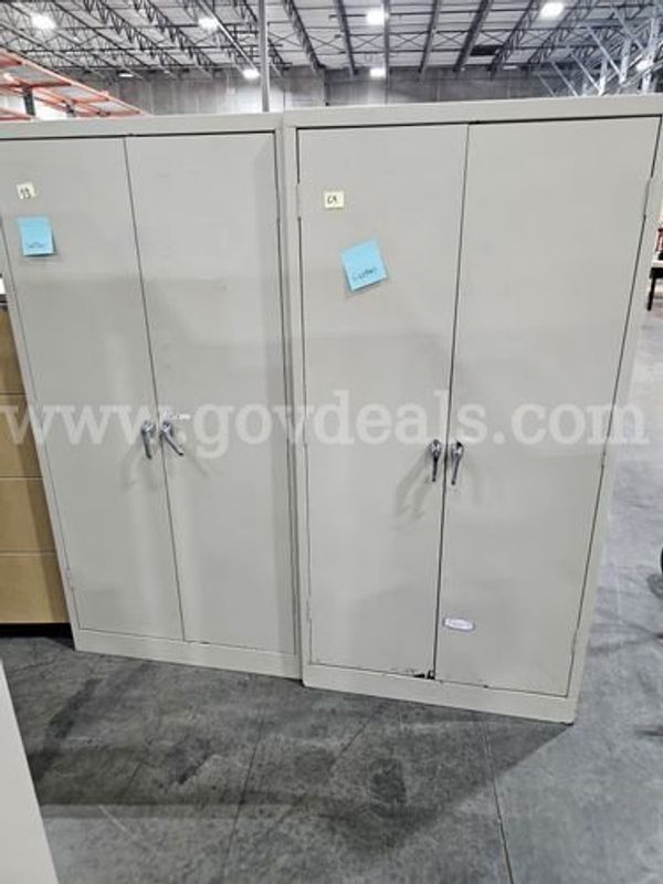 Cabinets (226386 BT) (1 of 12)