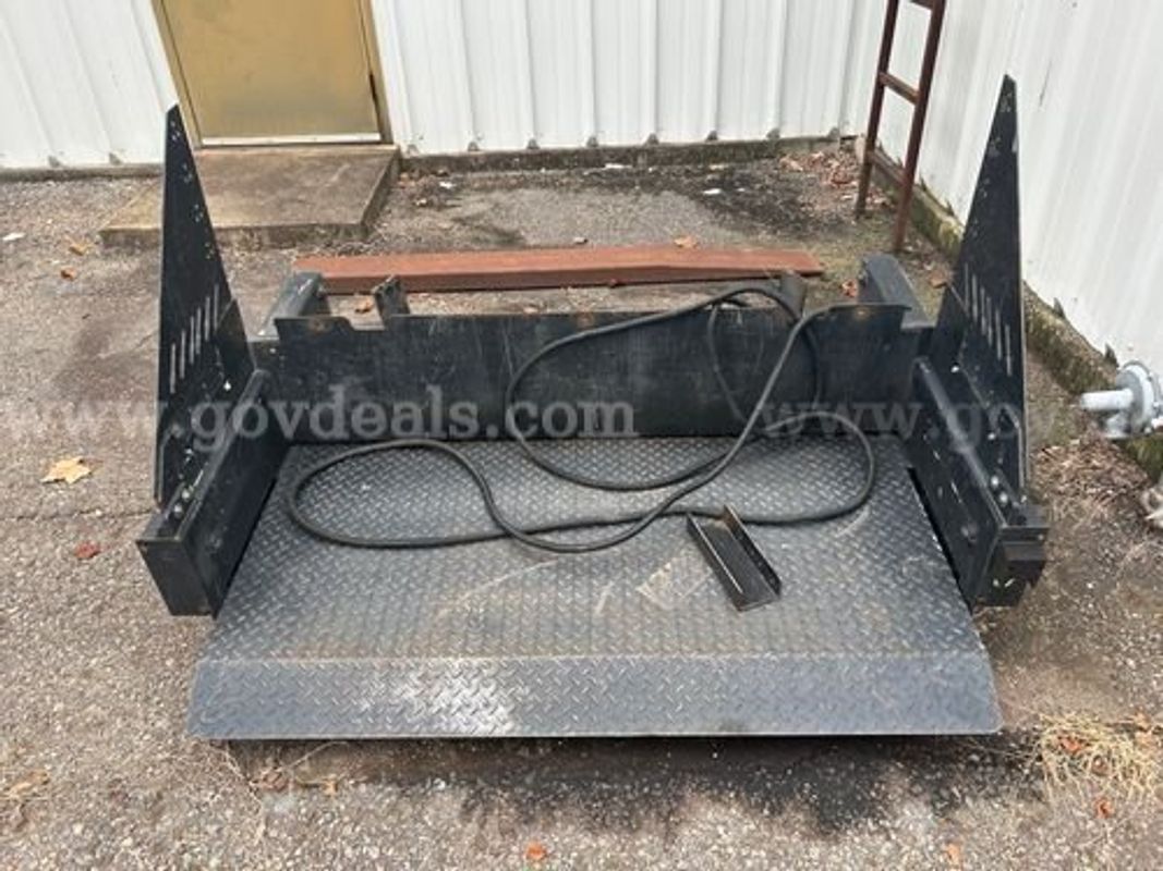 Thieman Liftgate (226623 NM)