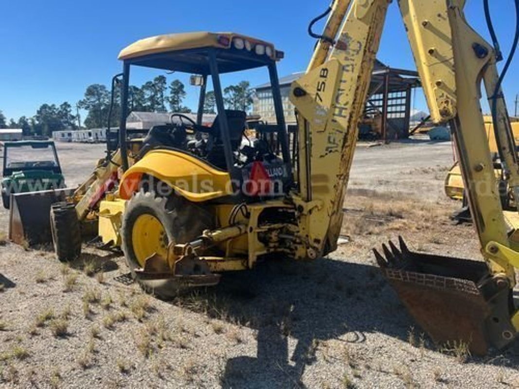 2004 NEW HOLLAND LB75B *For Parts (227182 NM DOT)