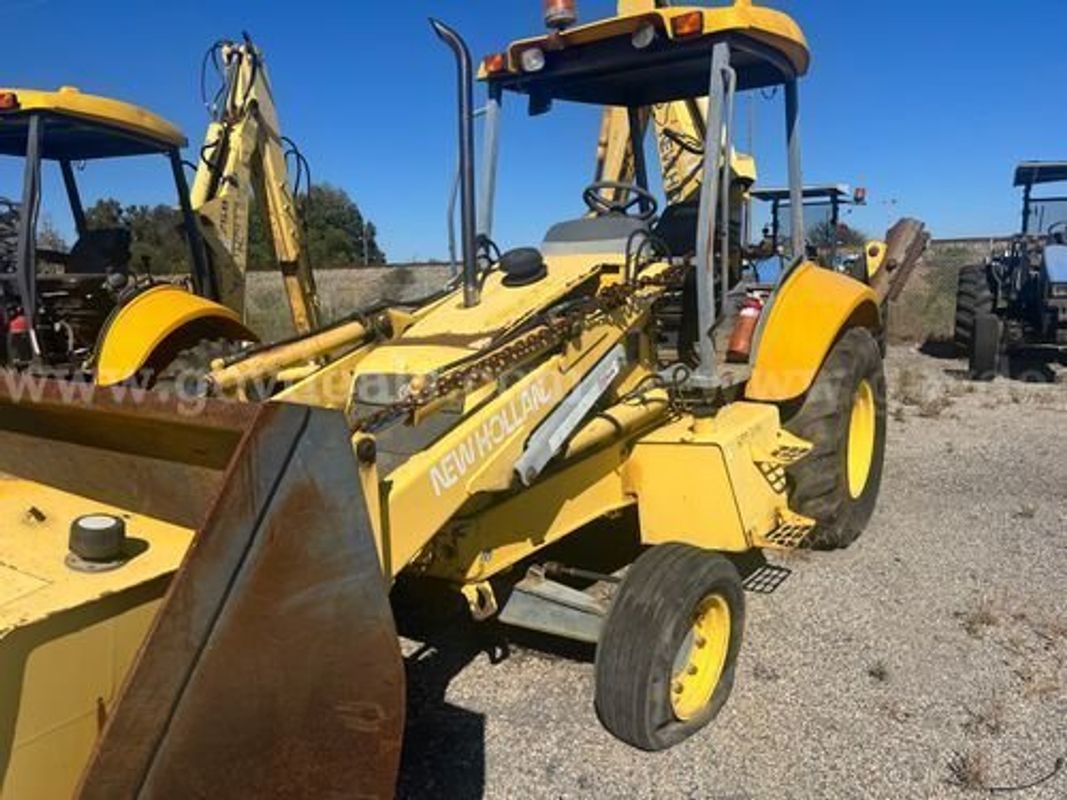 2001 NEW HOLLAND LB75B *For Parts (227184 NM DOT)