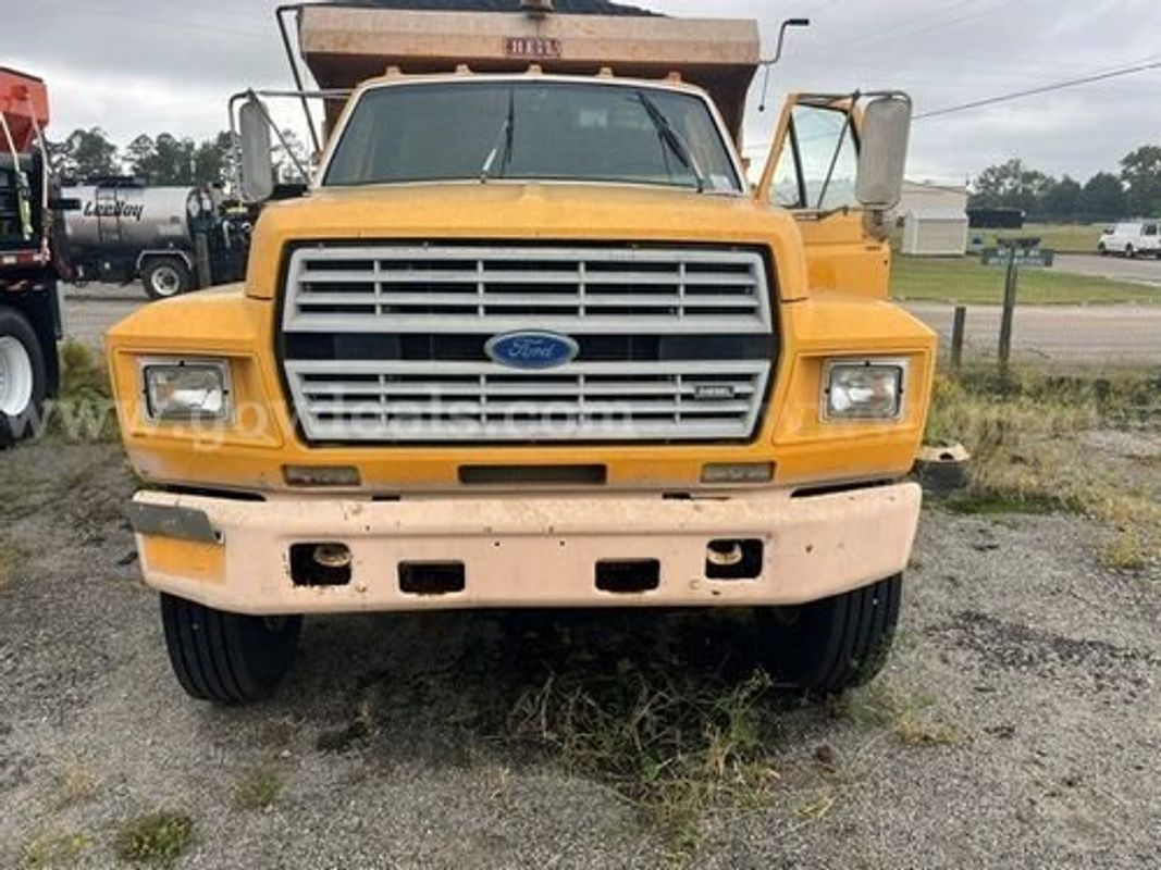 1993 Ford F800F (227138 NB DOT)