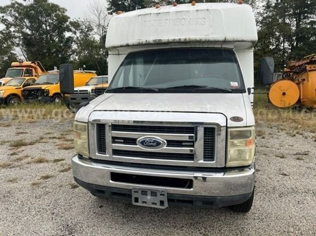 2008 Ford Econoline (227137 NB DOT)
