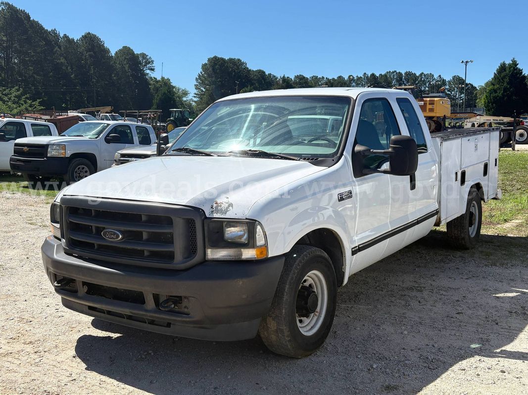 2003 Ford F-250 SD XLT SuperCab 2WD