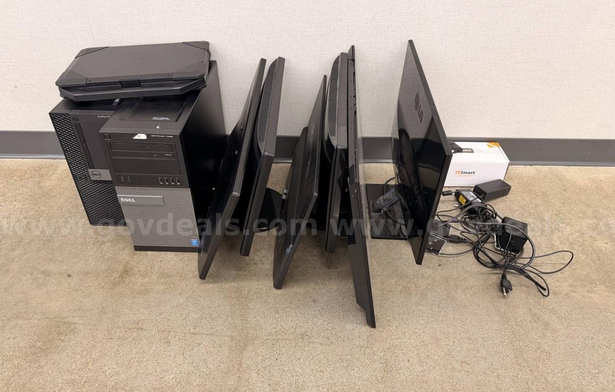 LOT OF COMPUTERS AND MONITORS