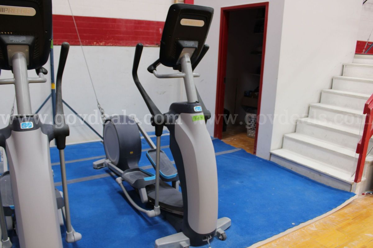 Precor EFX 885 CrossRamp Elliptical with P82 Console (Lot PE1)