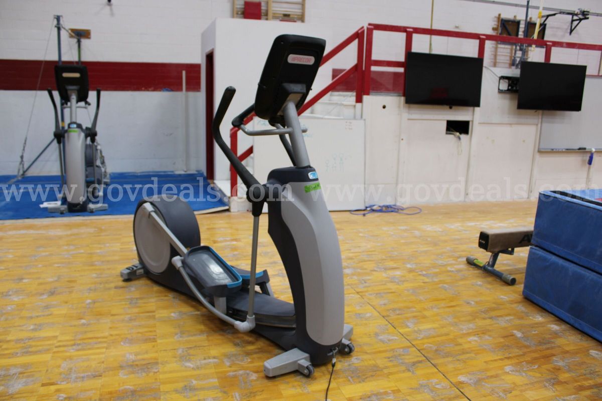 Precor EFX 885 CrossRamp Elliptical with P82 Console (Lot PE2)