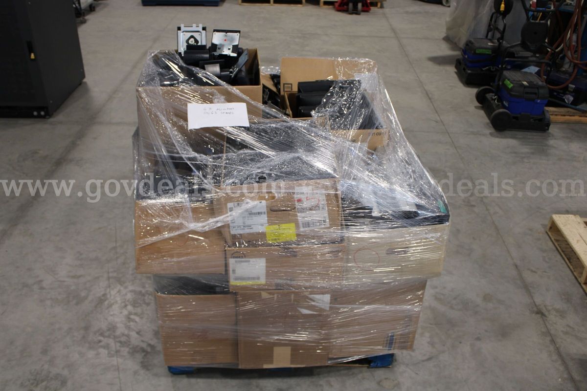 (63)LCD Computer Monitors with Stands