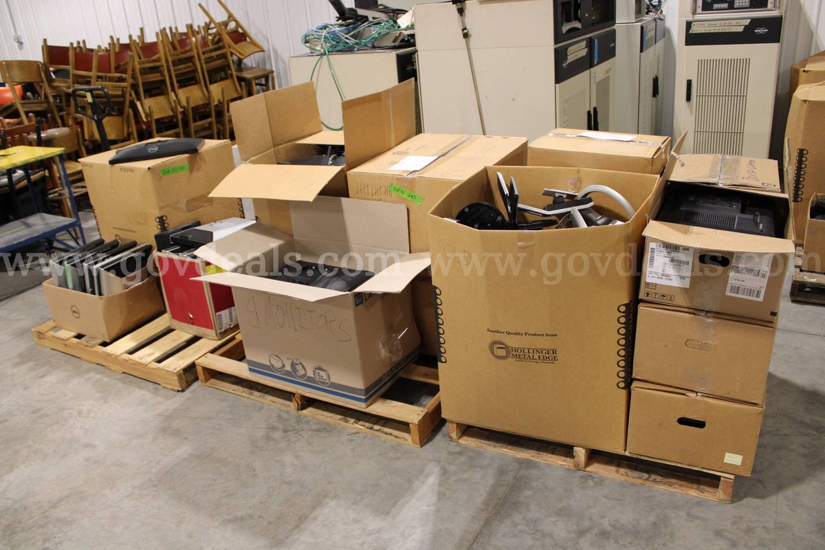 (122)Computer Monitors with (75)Stands (Lot 3C)