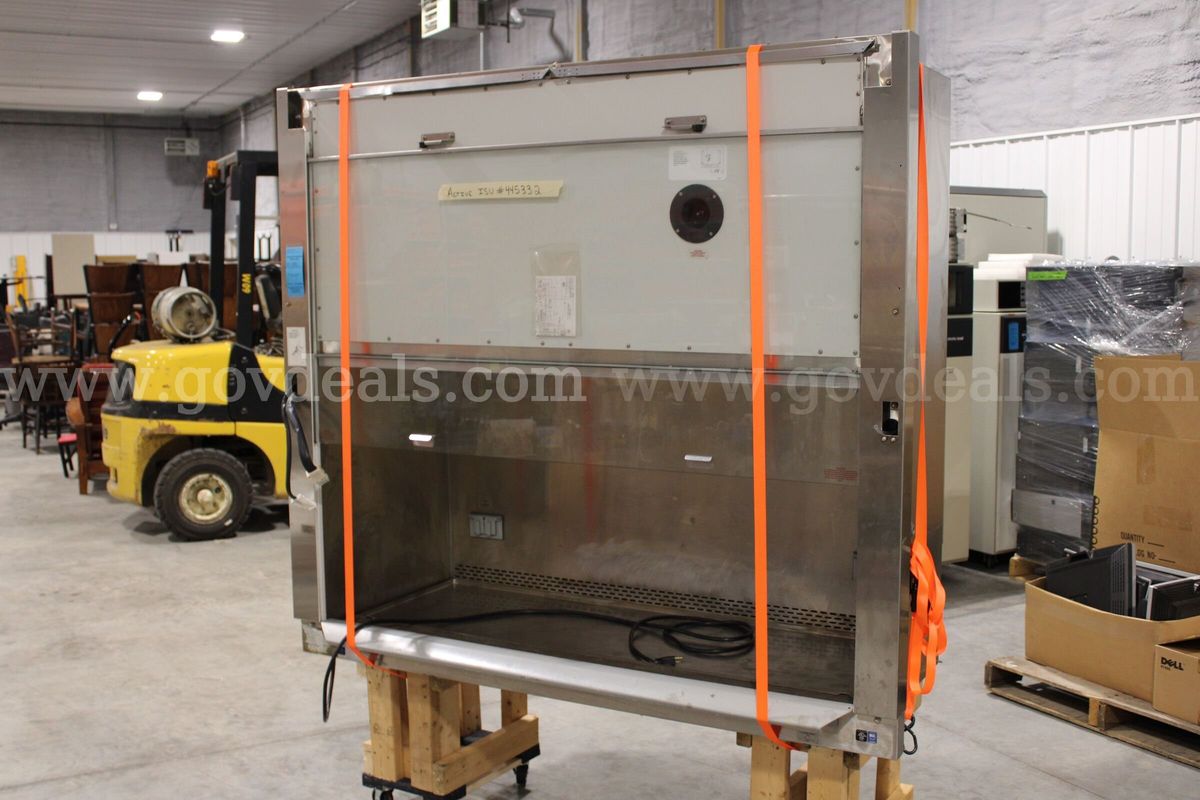 Nuaire Biosafety Cabinet