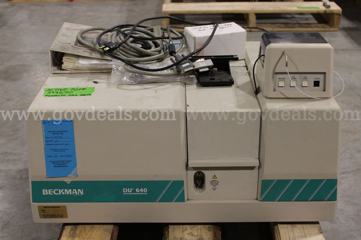 Beckman DU 640 Spectrophotometer