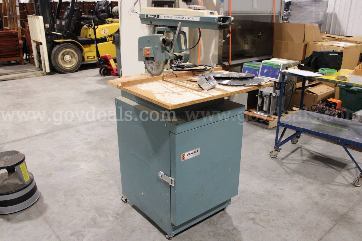 DeWalt Deluxe Power Shop Radial Arm Saw for Parts or Repair