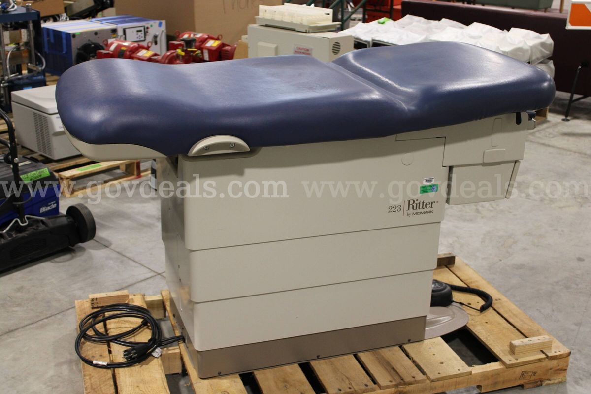 Ritter 223 Examination Table