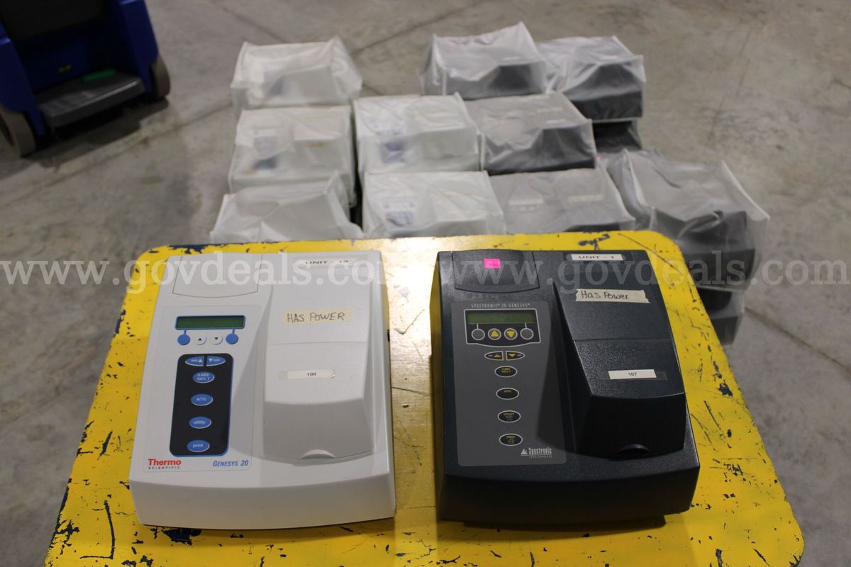 (35)Genesys 20 Visible Spectrophotometers