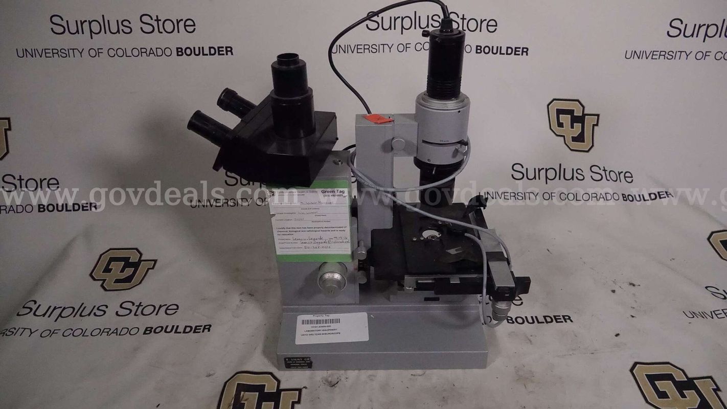 Leitz Weltzar Microscope
