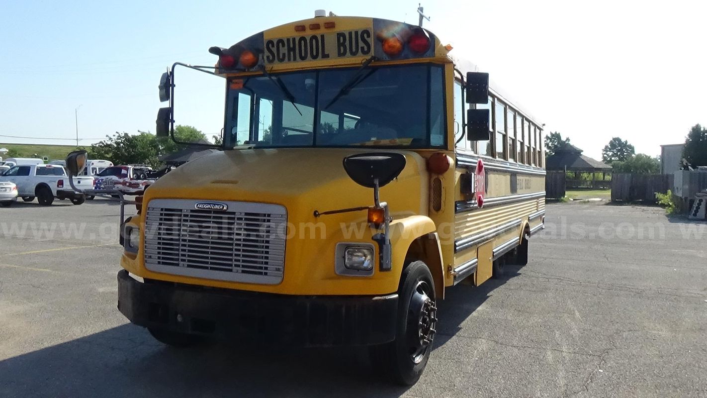 Used 2003 Freightliner FS65