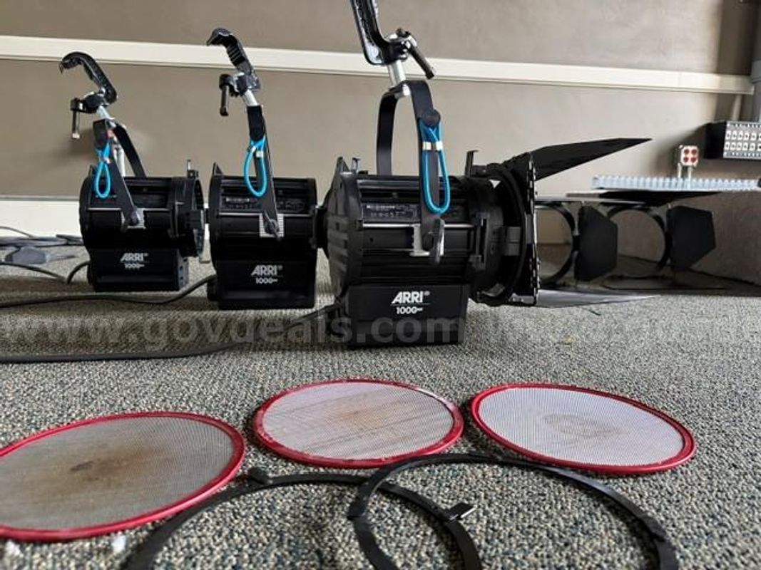 LOT OF 3 ARRI 1000 PLUS STUDIO FRESNEL STAGE LIGHTS