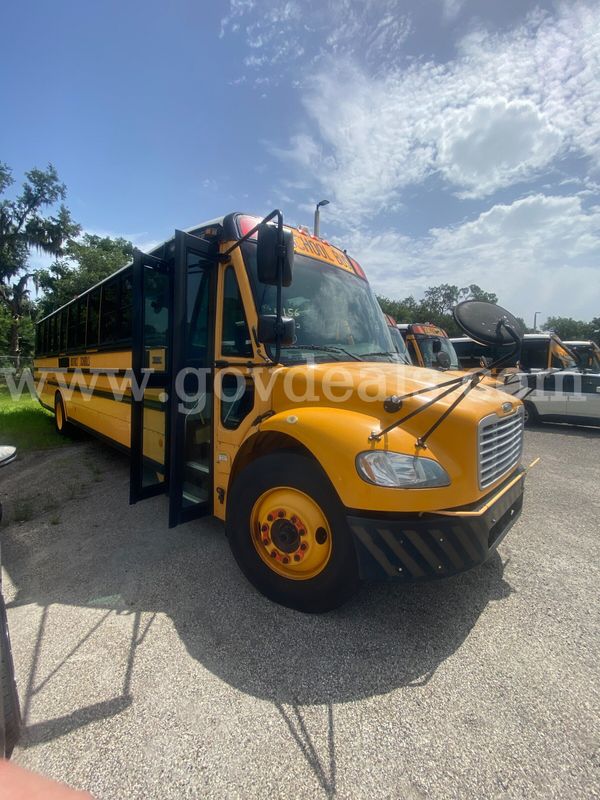 2016 Freightliner B2 Bus Chassis (1 of 8)