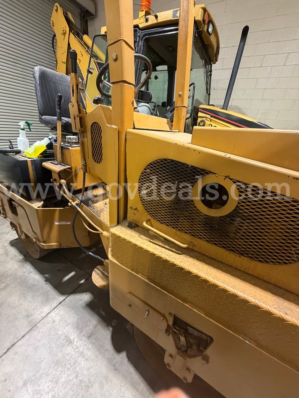 LEE BOY VIBRATING ASPHALT ROLLER 4000 - GOOD WORKING CONDITION