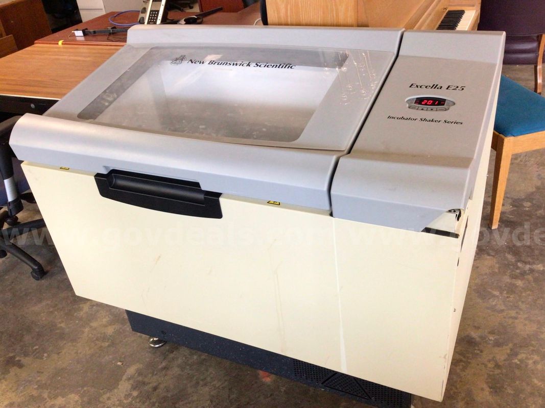 New Brunswick Excella E25R Incubator Shaker