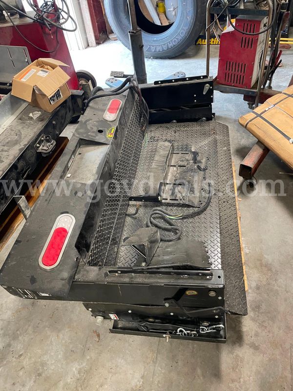 Maxon ME2 Liftgate 1300 LB Capacity