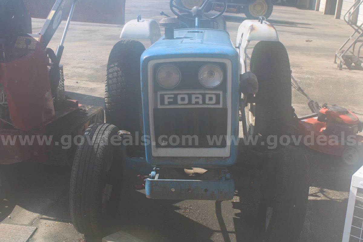 1980 Ford 1900 Tractor