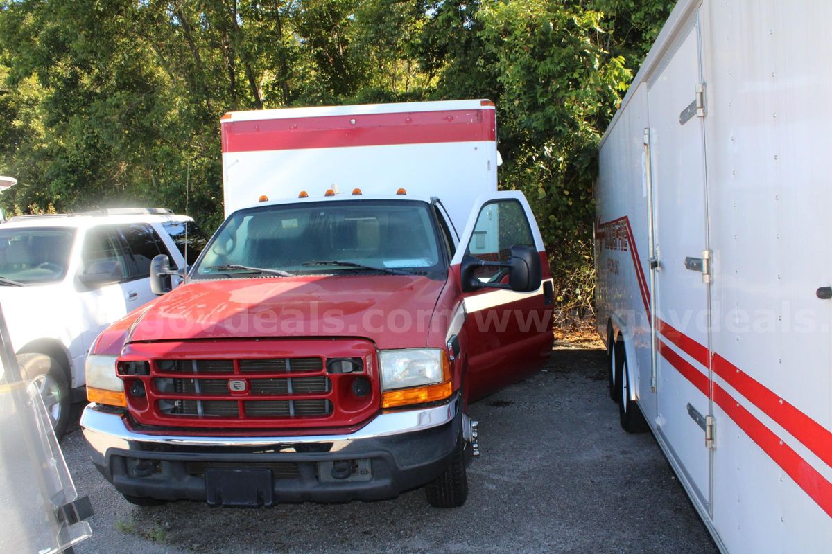 2000 Ford F-350 SD XLT Reg. Cab 2WD DRW