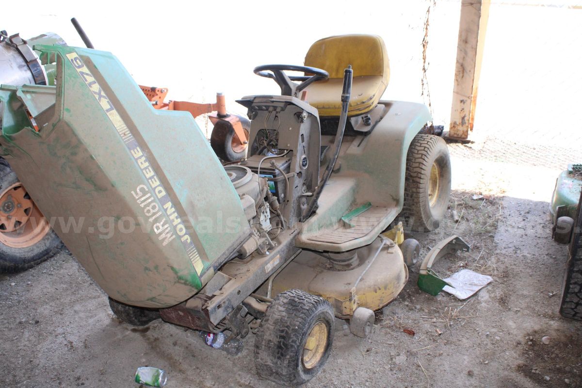 1996 John Deere Riding Mower
