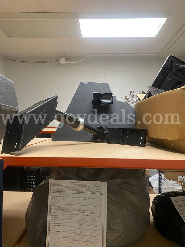 Lot of vehicle consoles & laptop mounts
