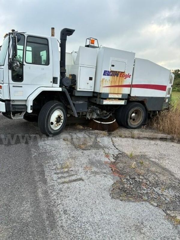 2003 Sterling SC8000 Street Sweeper