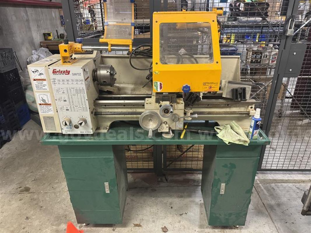Grizzly Model G9972Z Light-Duty Lathe