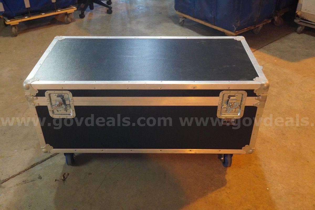 Roadie Travel Chest on Wheels