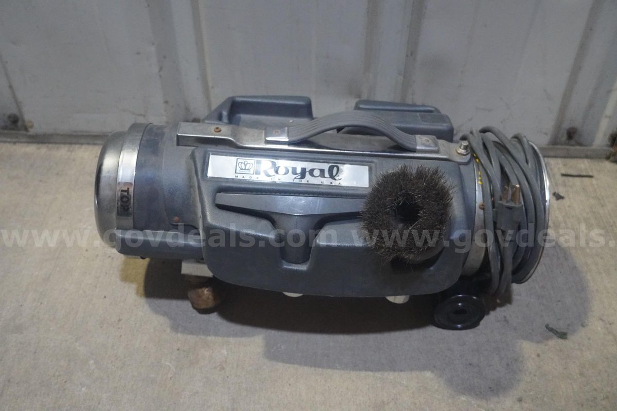 Royal Model 4150 Vacuum