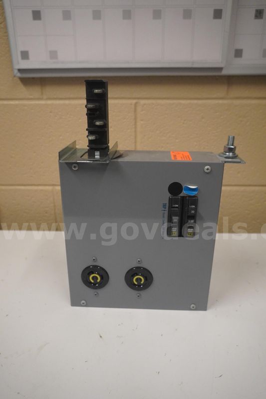 StarLine CBM225HE28-(2)L520-4 20 Amp Busway Tap Box