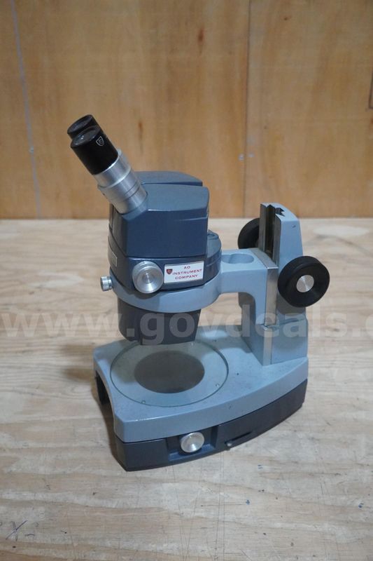 American Optical Stereo Microscope