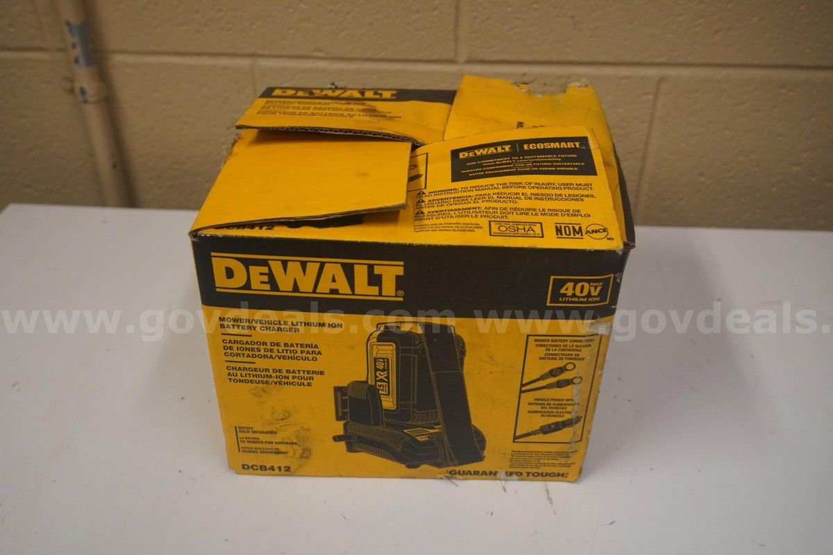Dewalt 40v Mower/Vehicle Charger (No Battery)