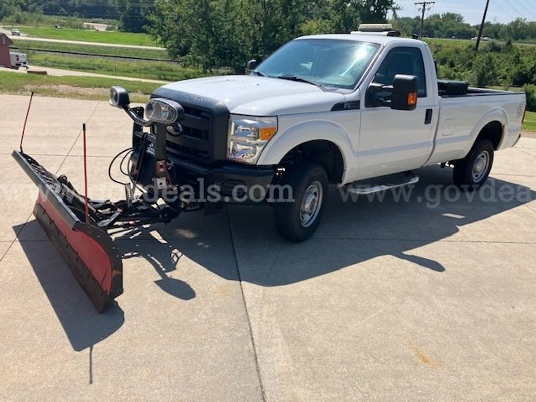 2012 Ford F-250 SD XL 4WD w/ Boss Plow