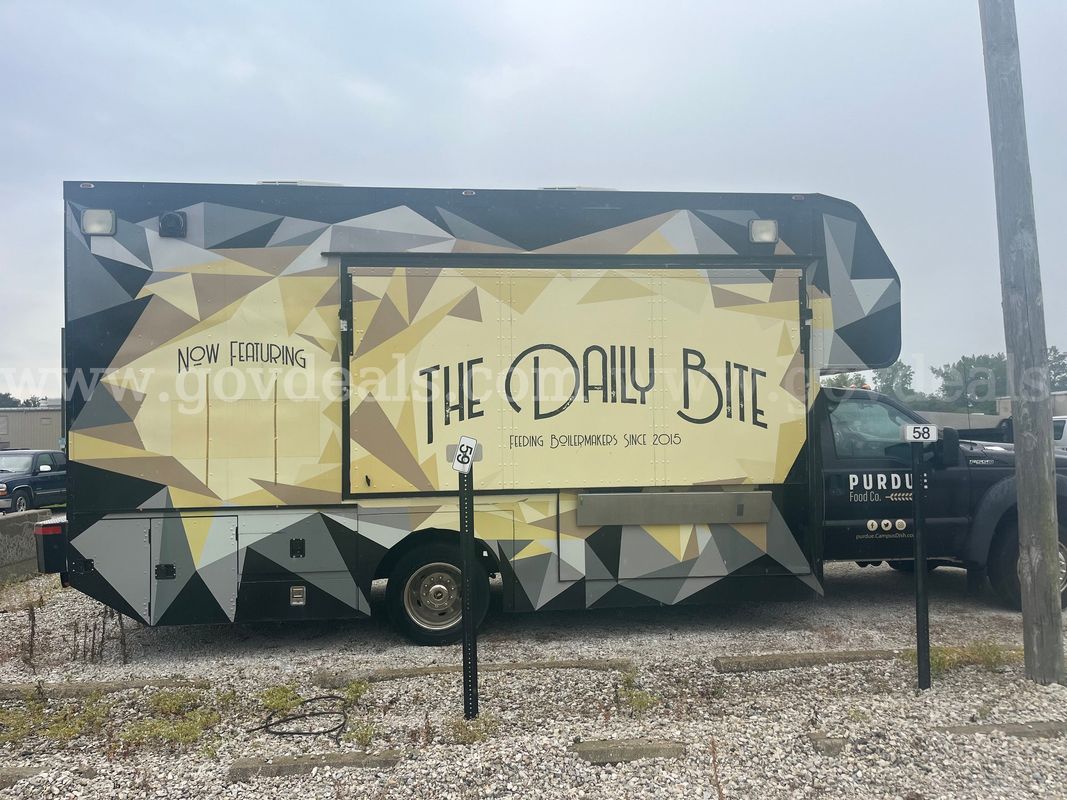 2015 Ford Super Duty F-550 Food Truck