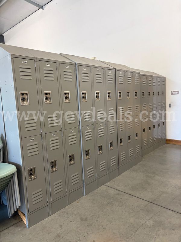 (40) Gray Lockers
