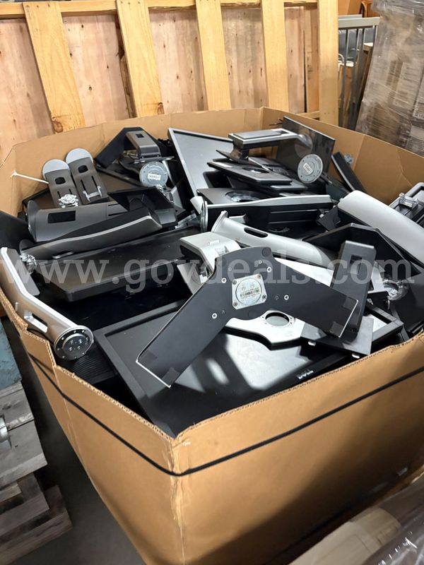 (1) Pallet of Monitors