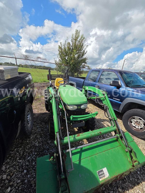 John Deere 2540 4X4 TRACTOR WITH ATTACH