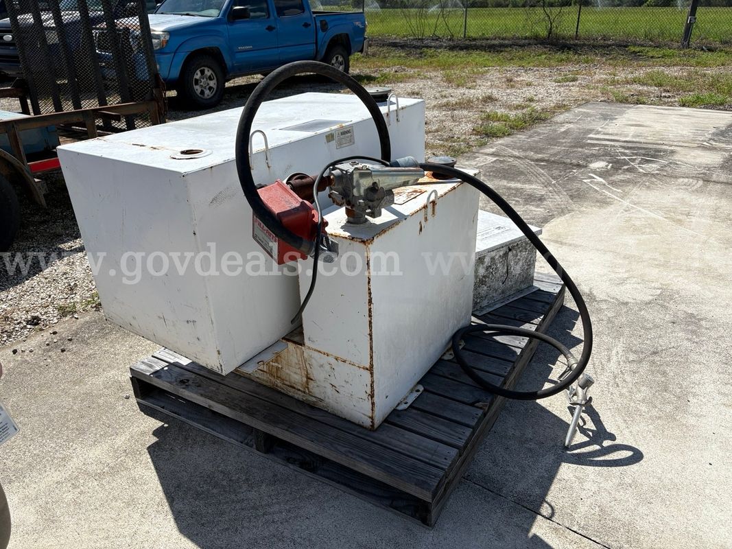 1 Fuel Tank 1 Fuel Tank with Transfer Pump