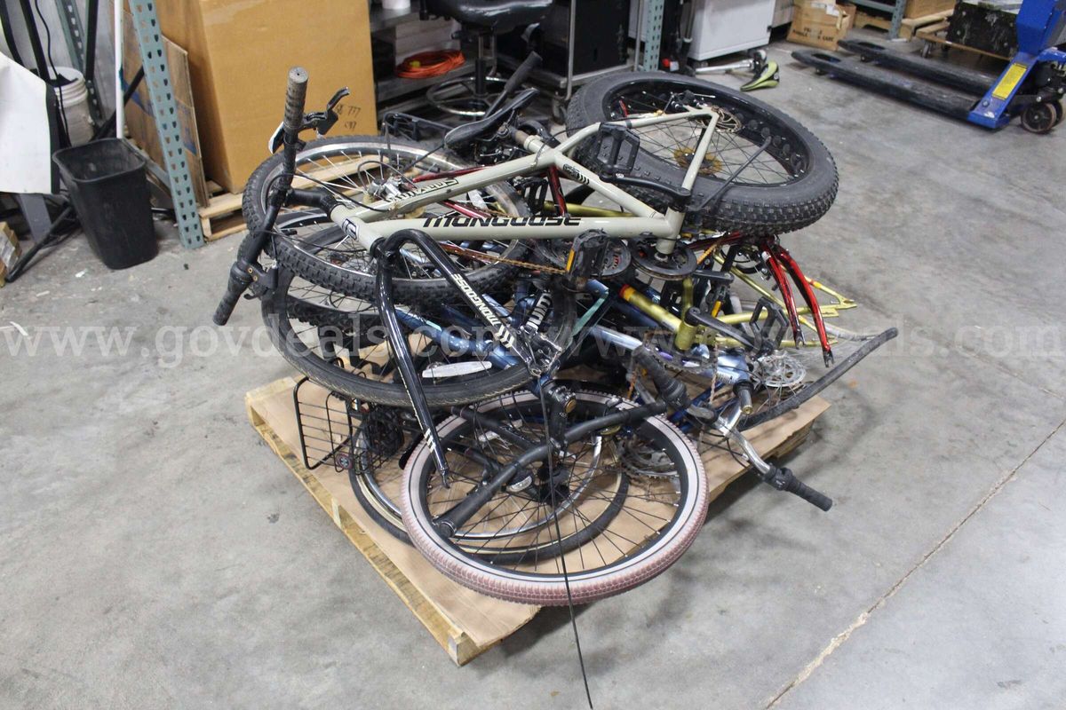 (7) Bicycles for Parts or Repair