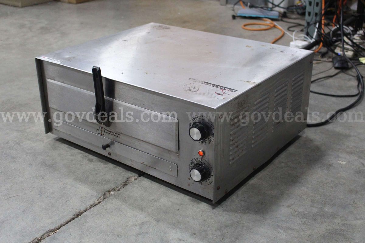 Wisco Countertop Pizza Oven model 560D