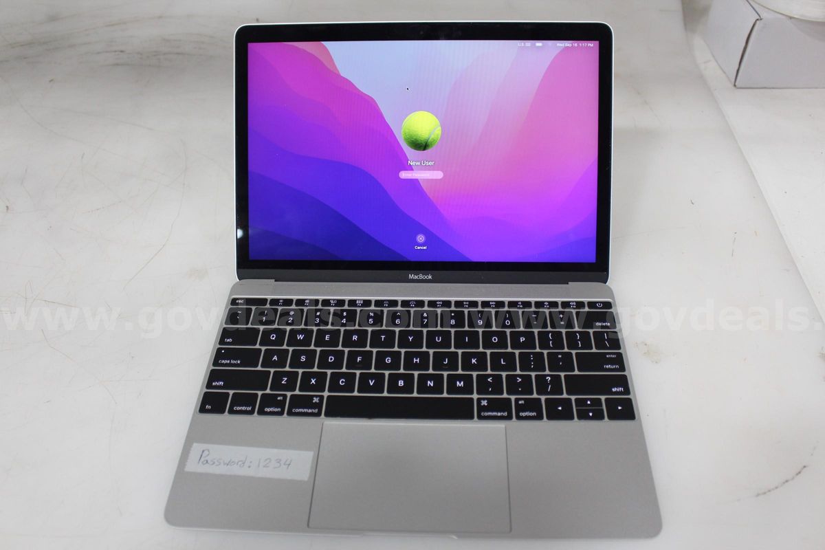 Lot of (1) 2016 Apple MacBook Pro Laptops